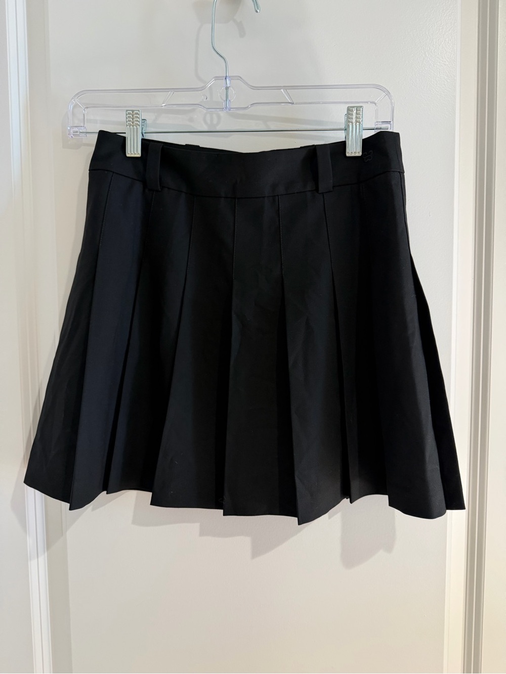 Aritzia Black Pleated Mini Skirt